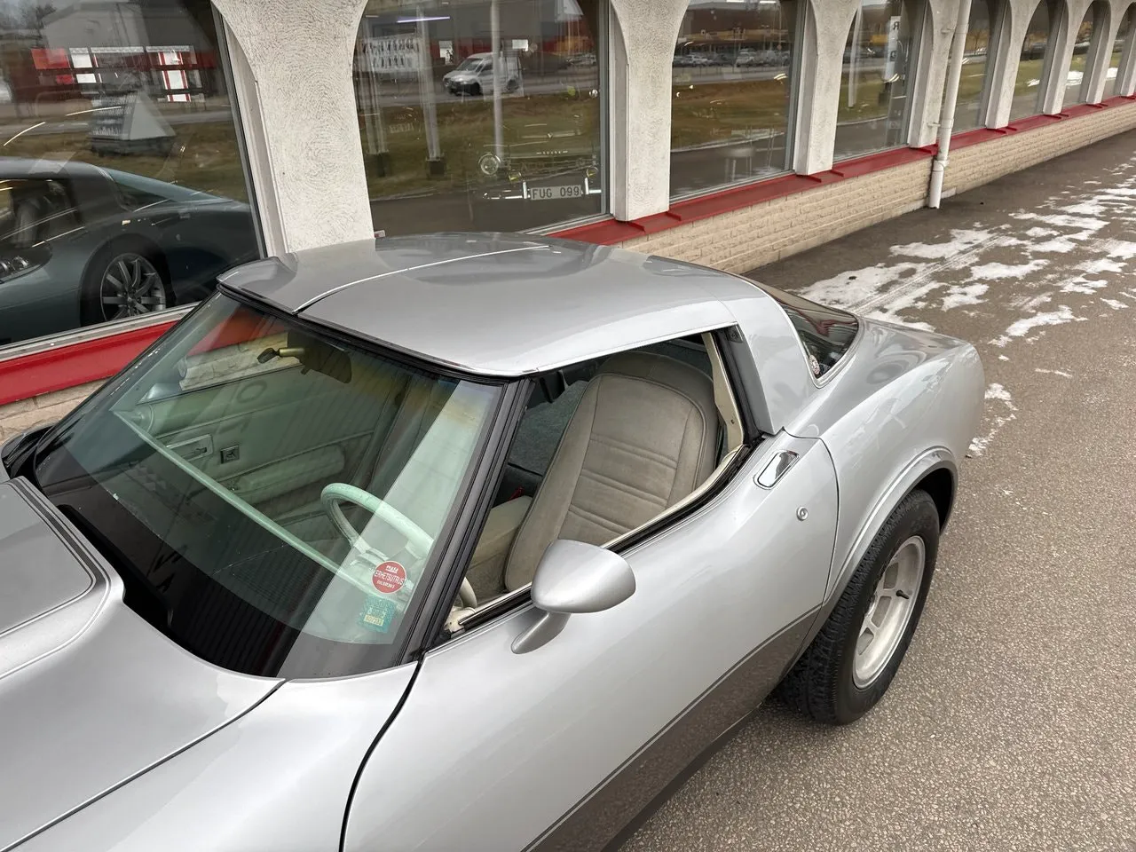 Vehicle image 17