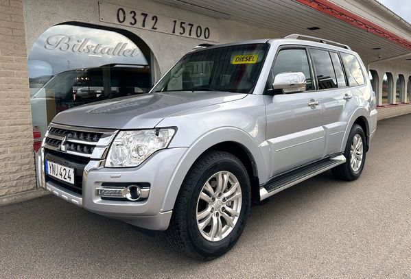 Mitsubishi Pajero 3.2 Di-D 7-sits Panorama Dieselvärmare 4WD 18 tum Alu - 2017