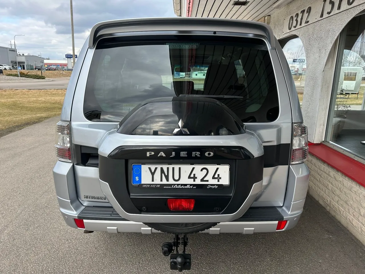 Vehicle image 8