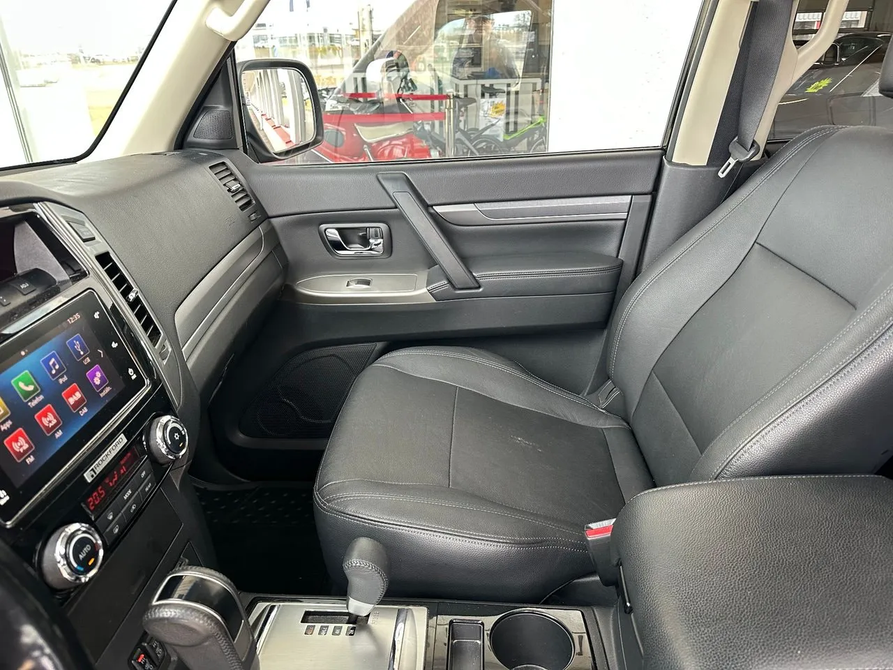 Vehicle image 33