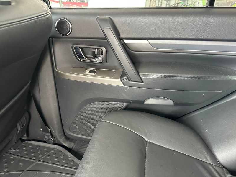 Mitsubishi Pajero bild 31