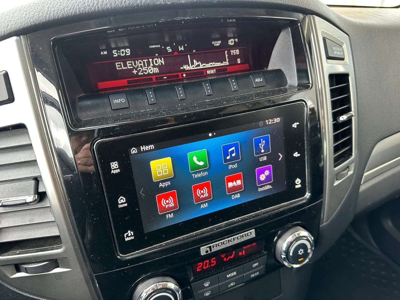 Vehicle image 14
