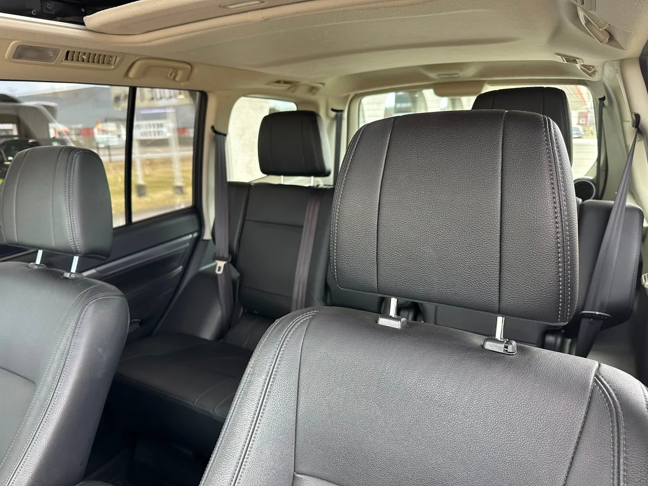 Vehicle image 32