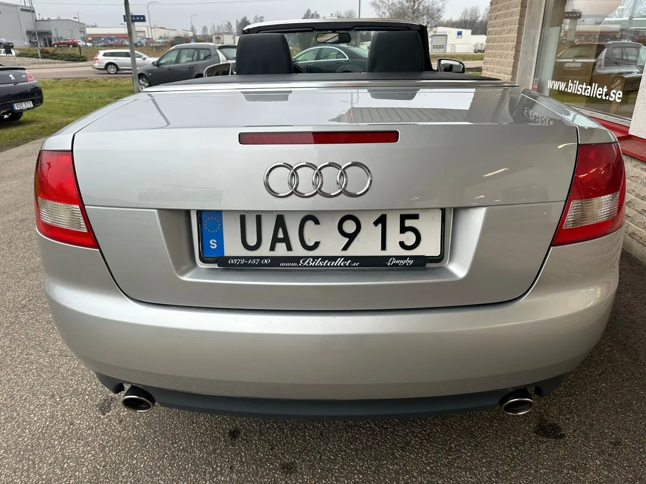Vehicle image 7