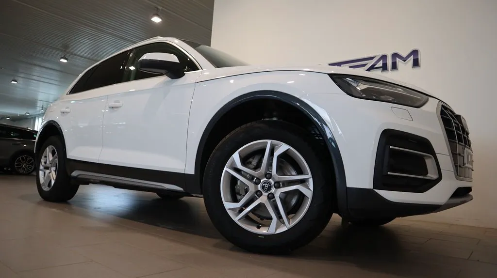 Vehicle image 20