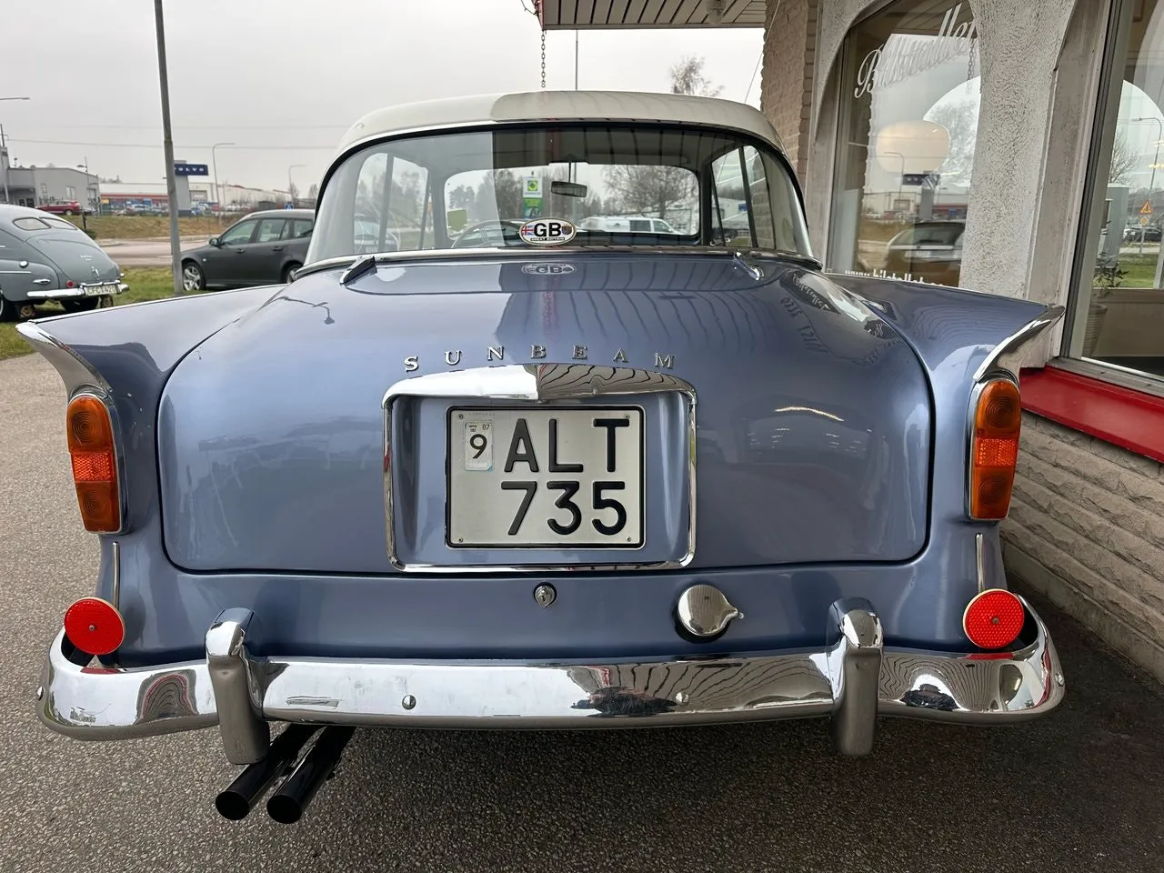 Vehicle image 7