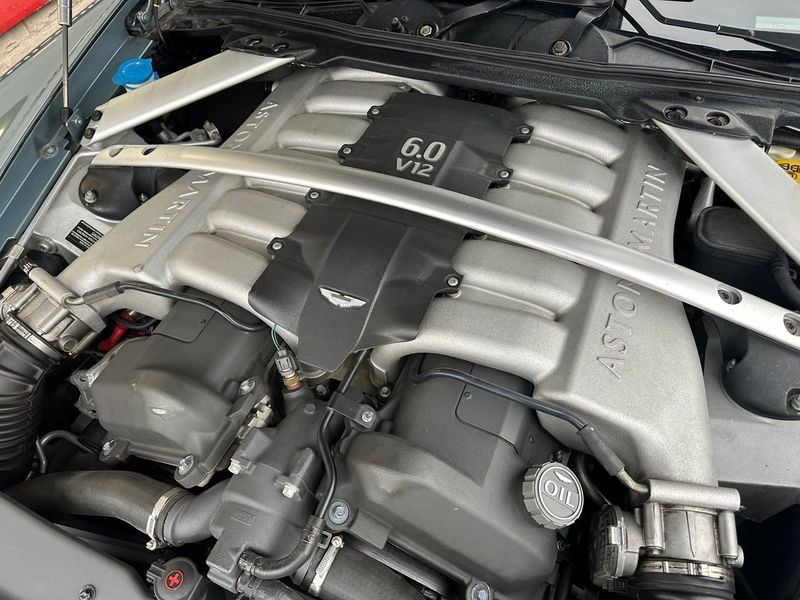 Aston Martin DB9 bild 9