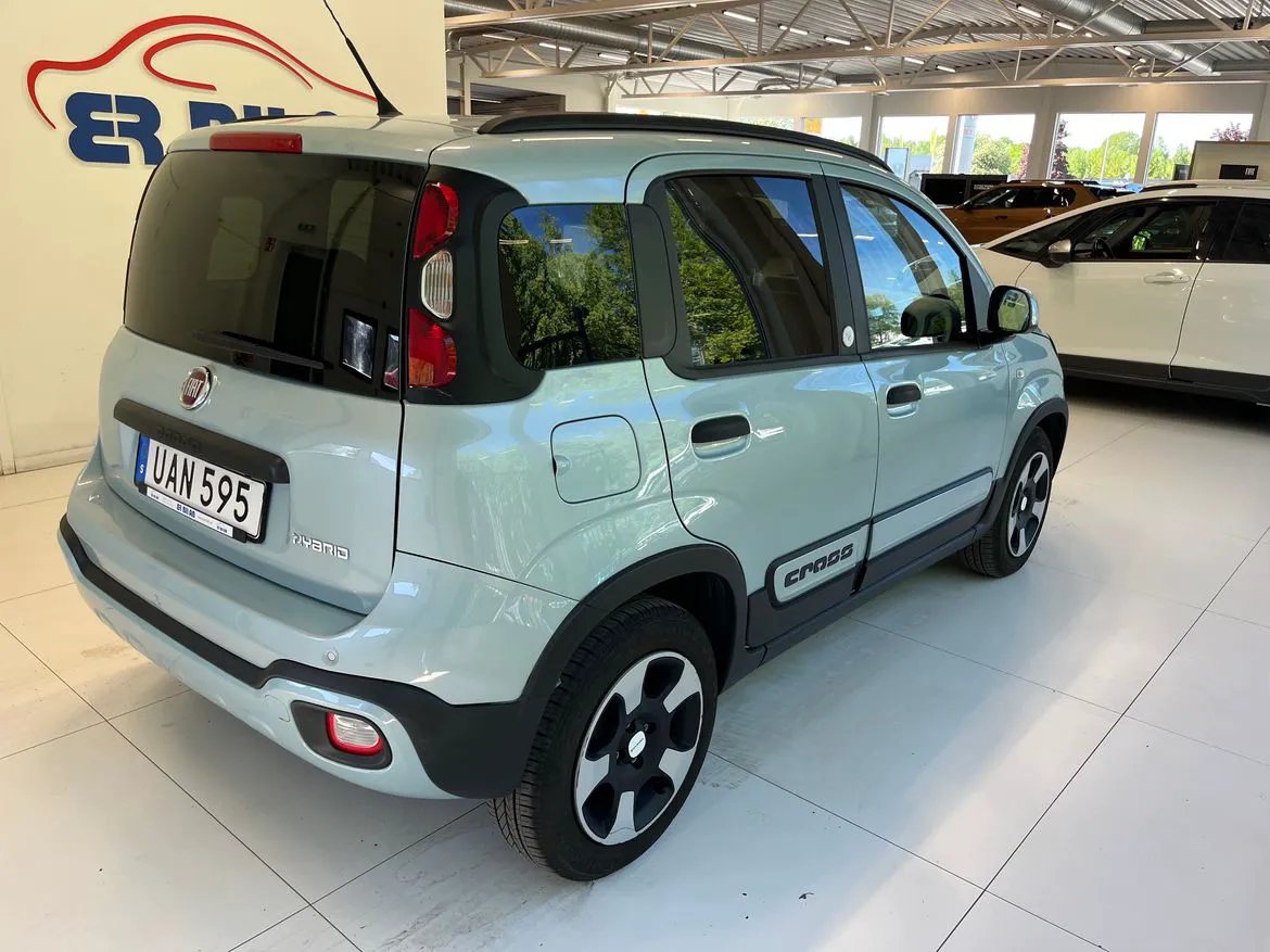 Vehicle image 4