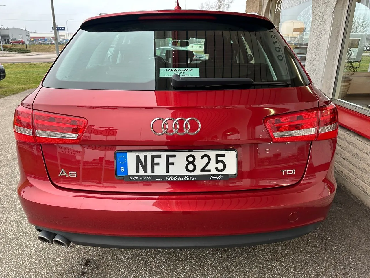Vehicle image 7