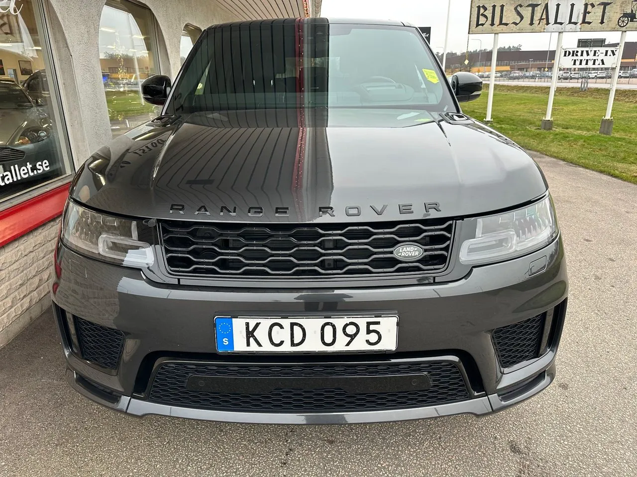 Vehicle image 10