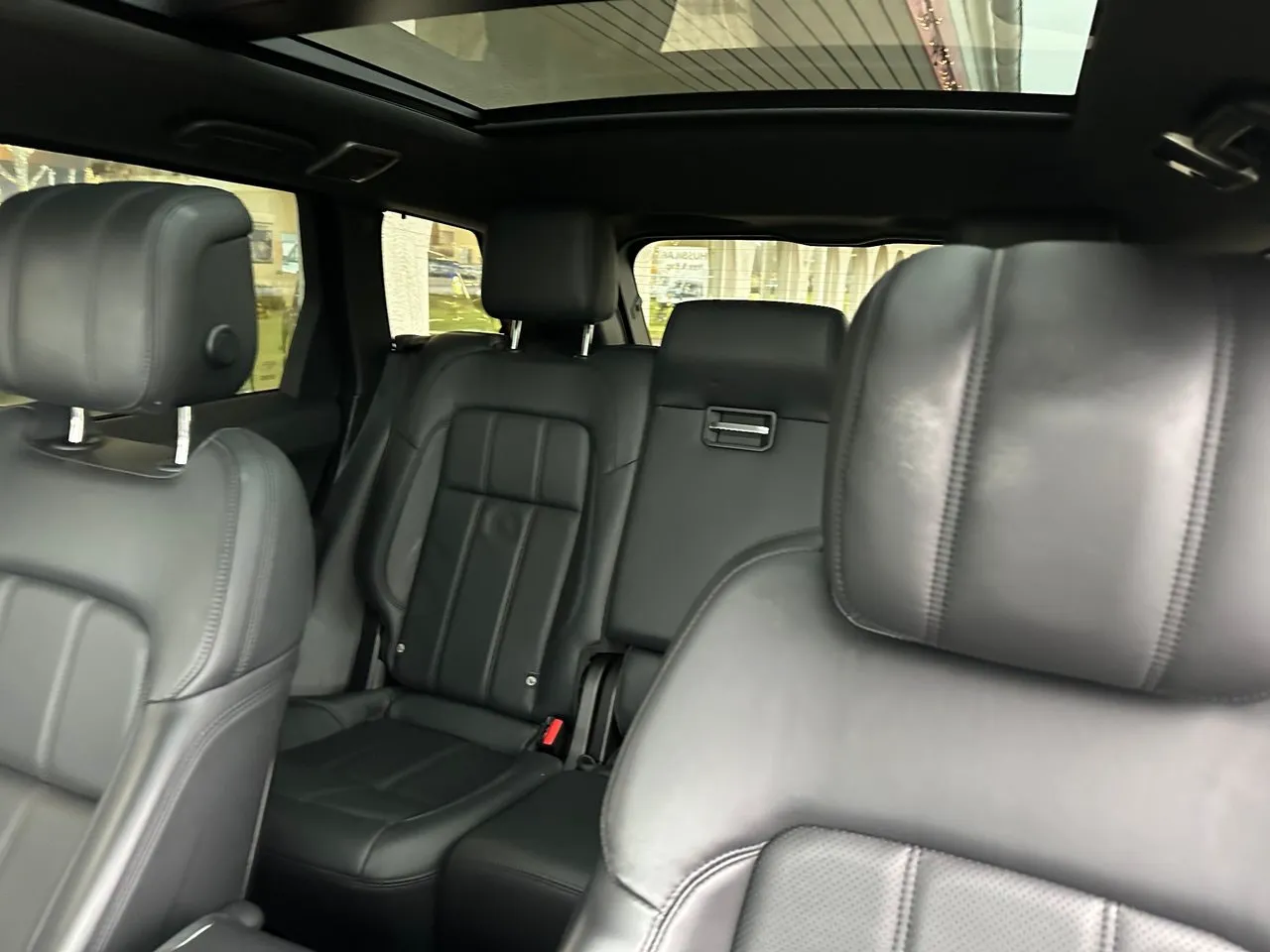 Vehicle image 27