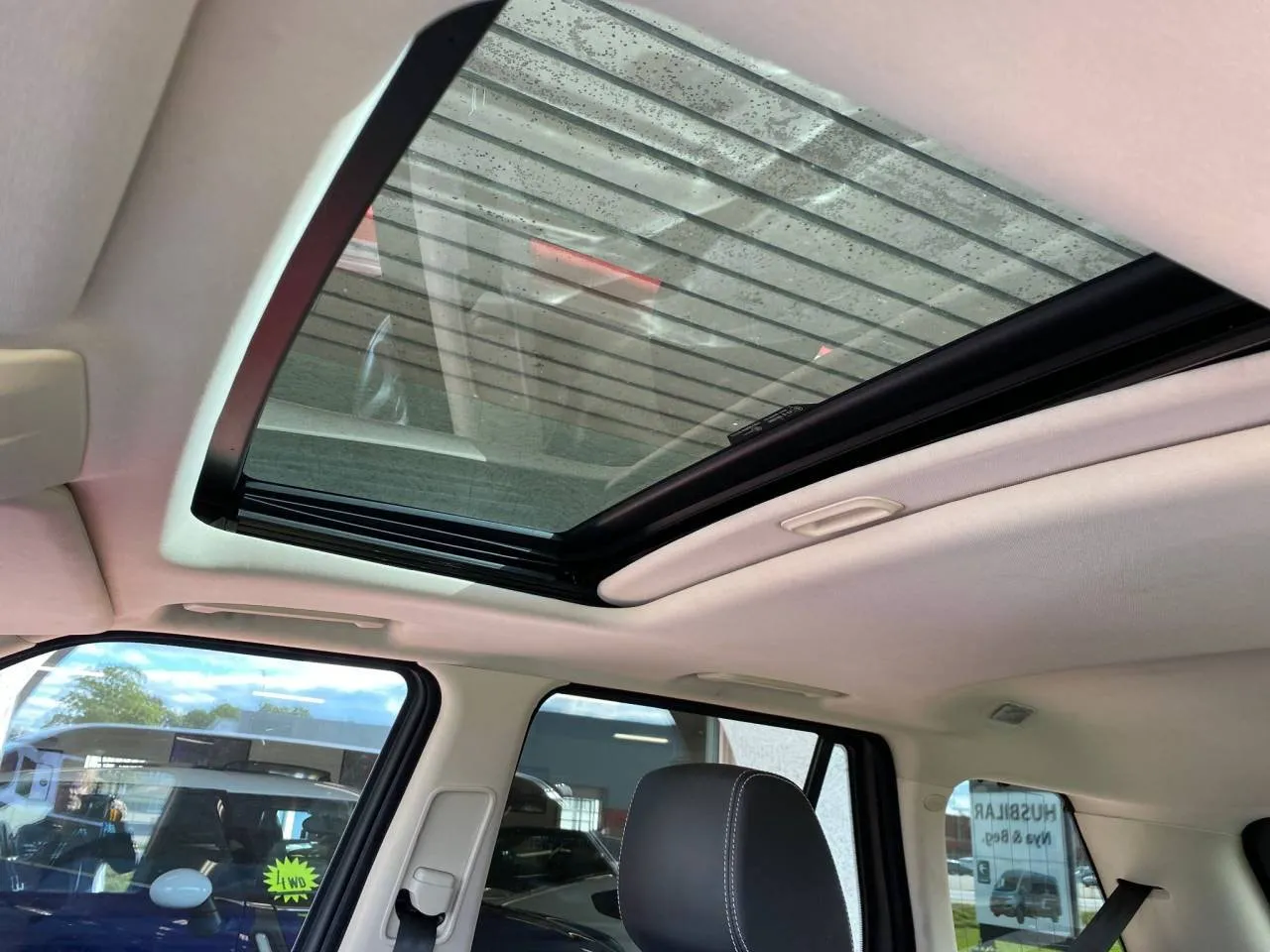 Vehicle image 21