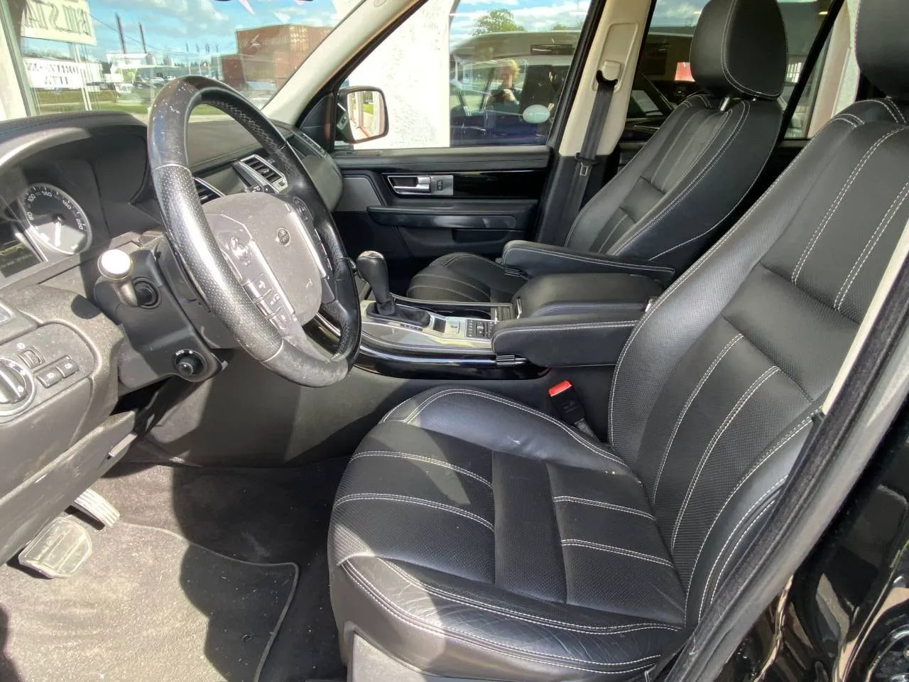 Vehicle image 18
