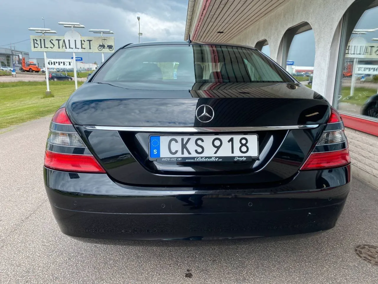 Vehicle image 24