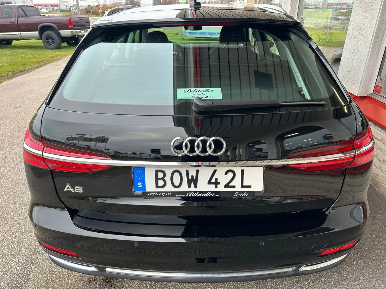 Vehicle image 7