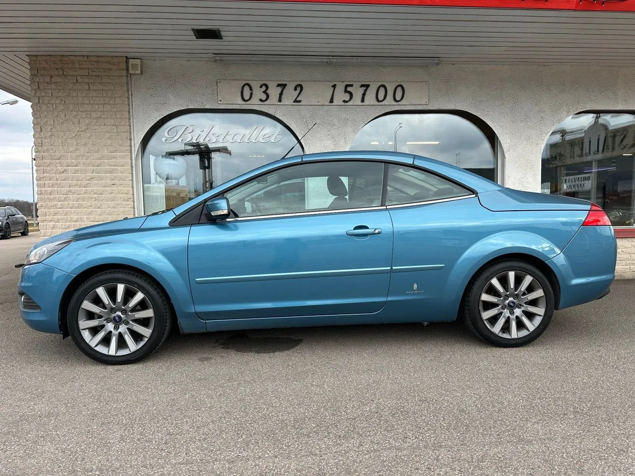 Vehicle image 9