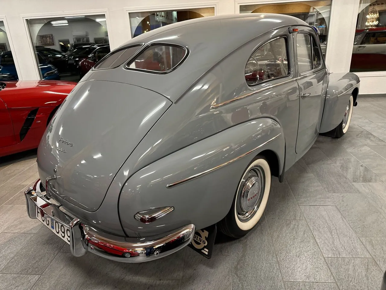 Vehicle image 18