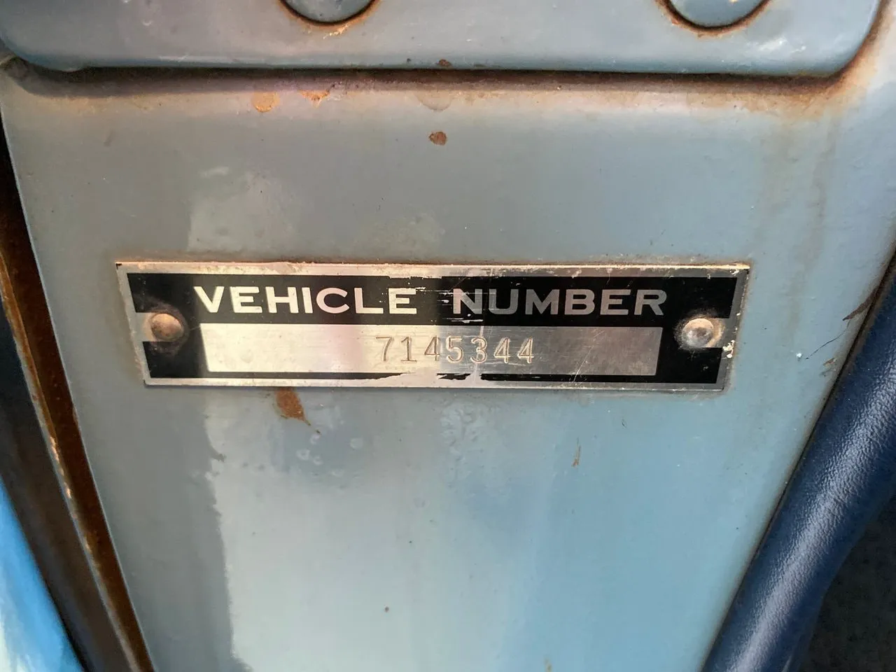 Vehicle image 28