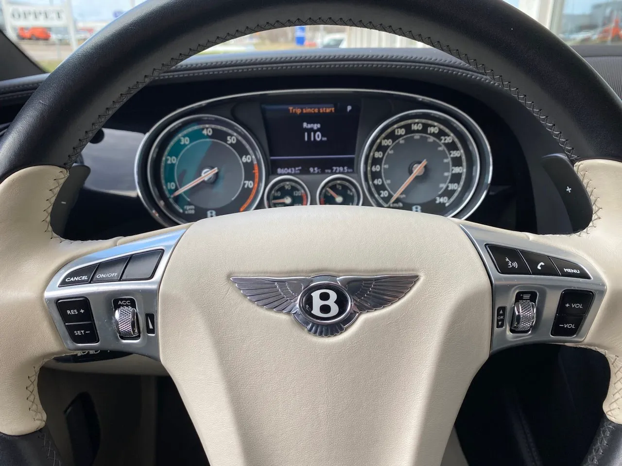 Vehicle image 30