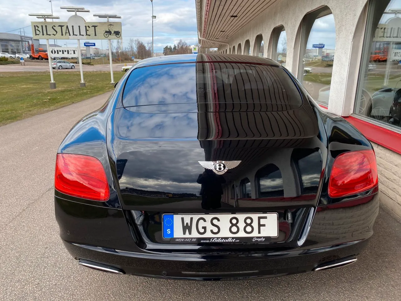 Vehicle image 23