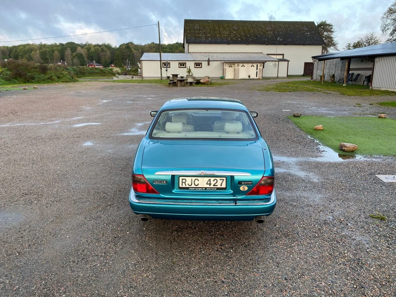 Vehicle image 13