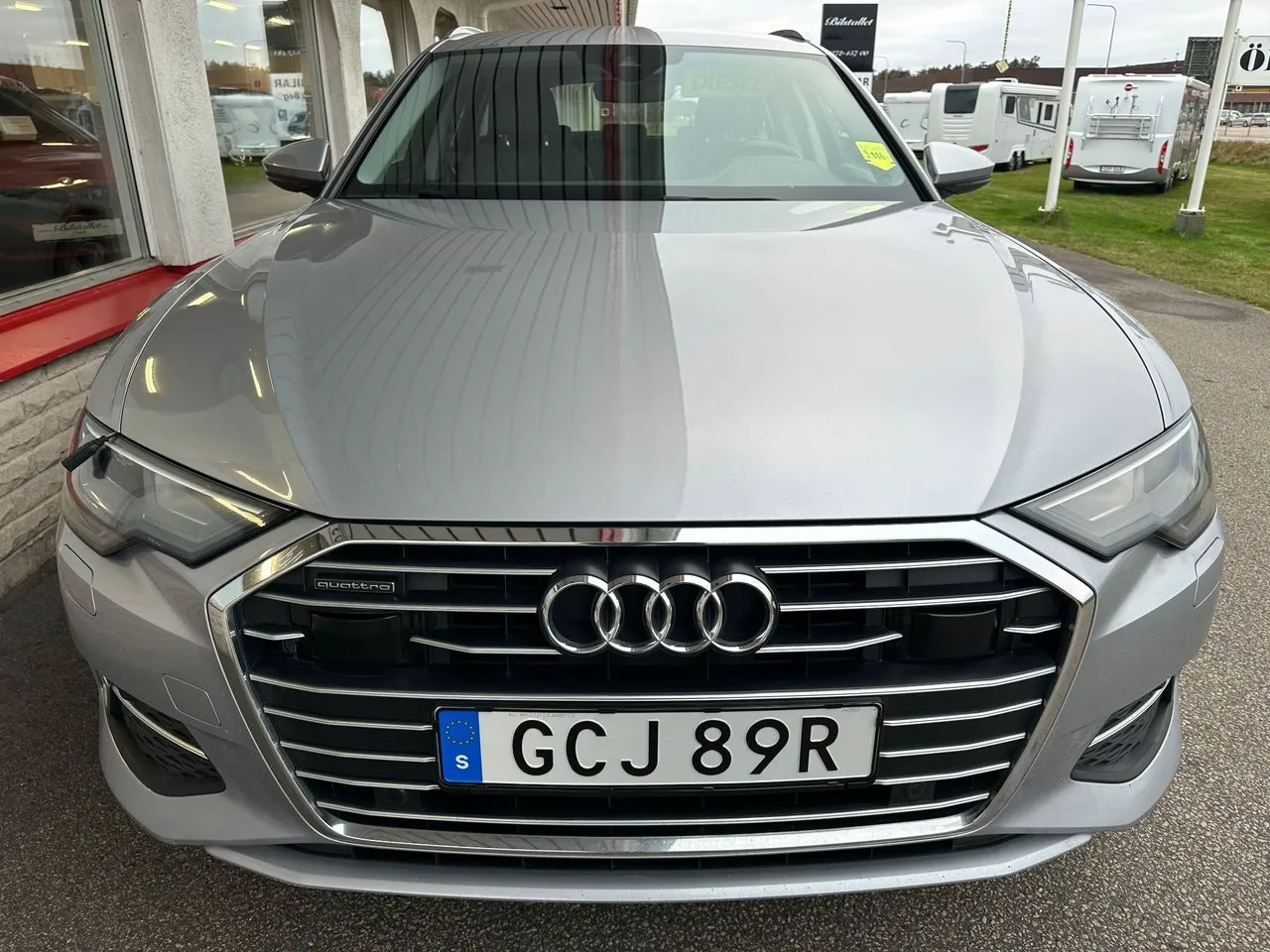 Vehicle image 6