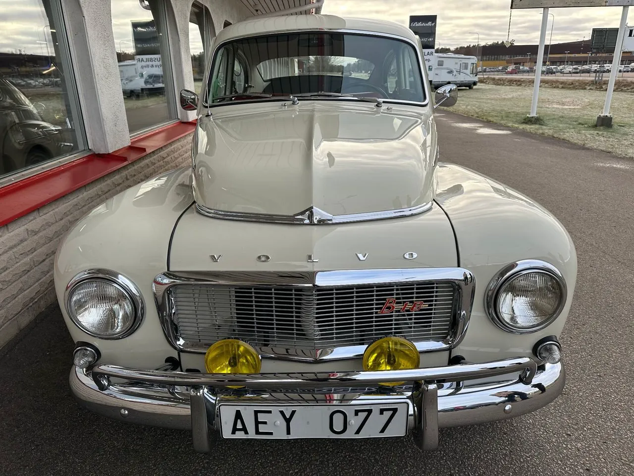 Vehicle image 7