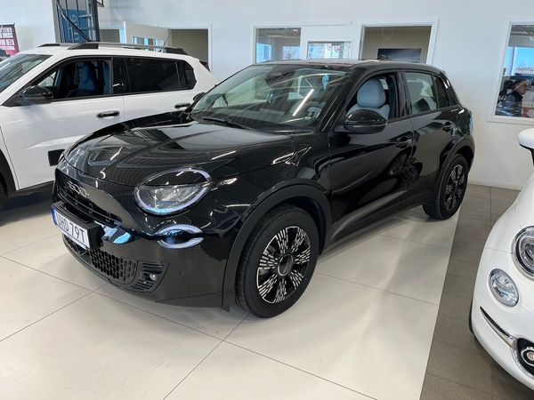 Fiat 600 Hybrid Icon Edition Privatleasing 2695:- 24/36 mån - 2025