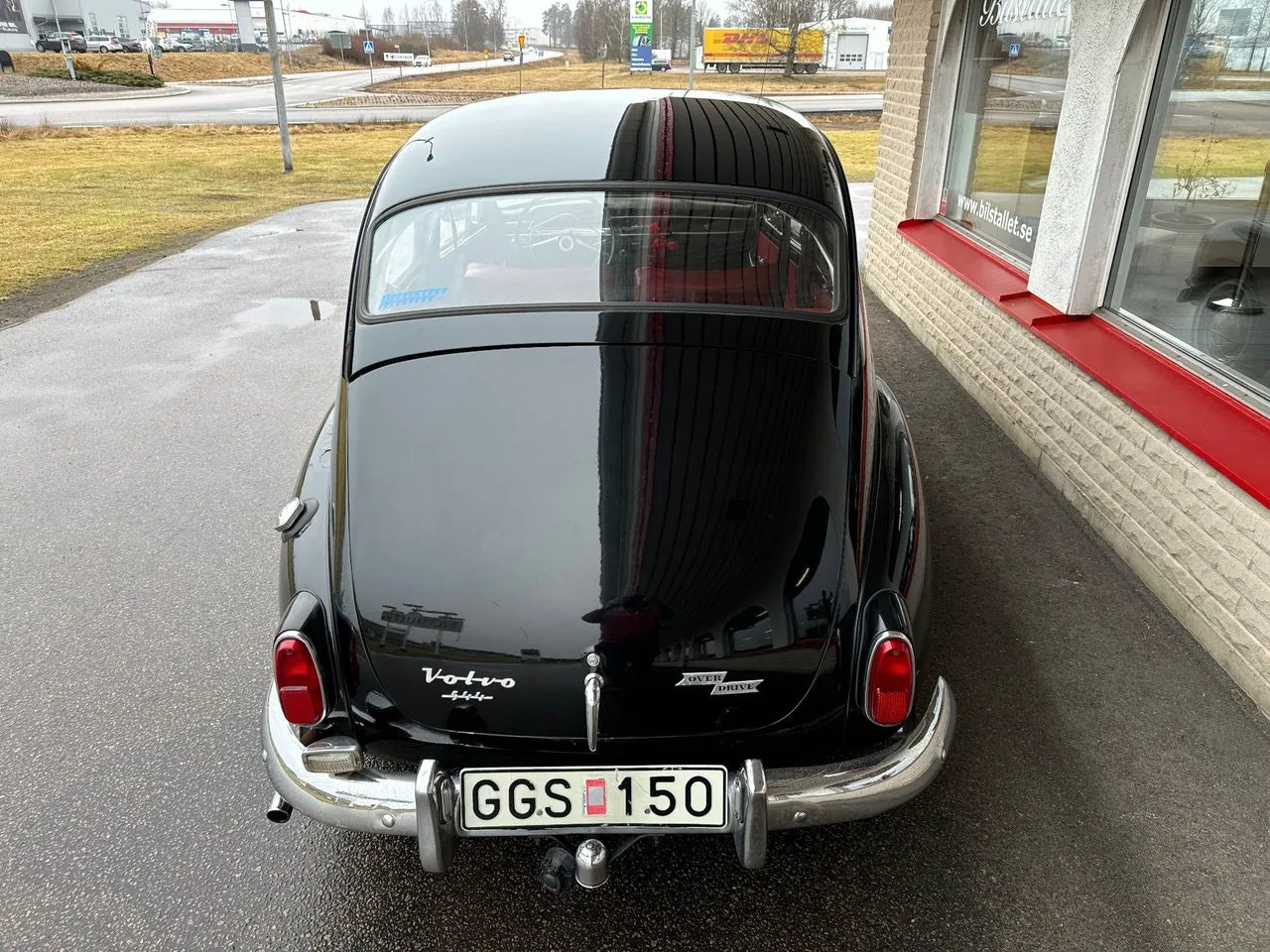 Vehicle image 6
