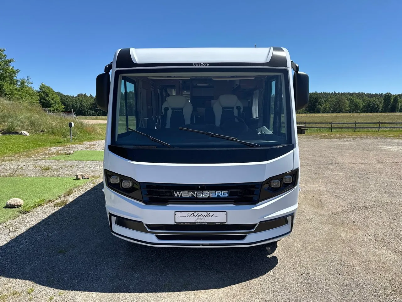 Vehicle image 32