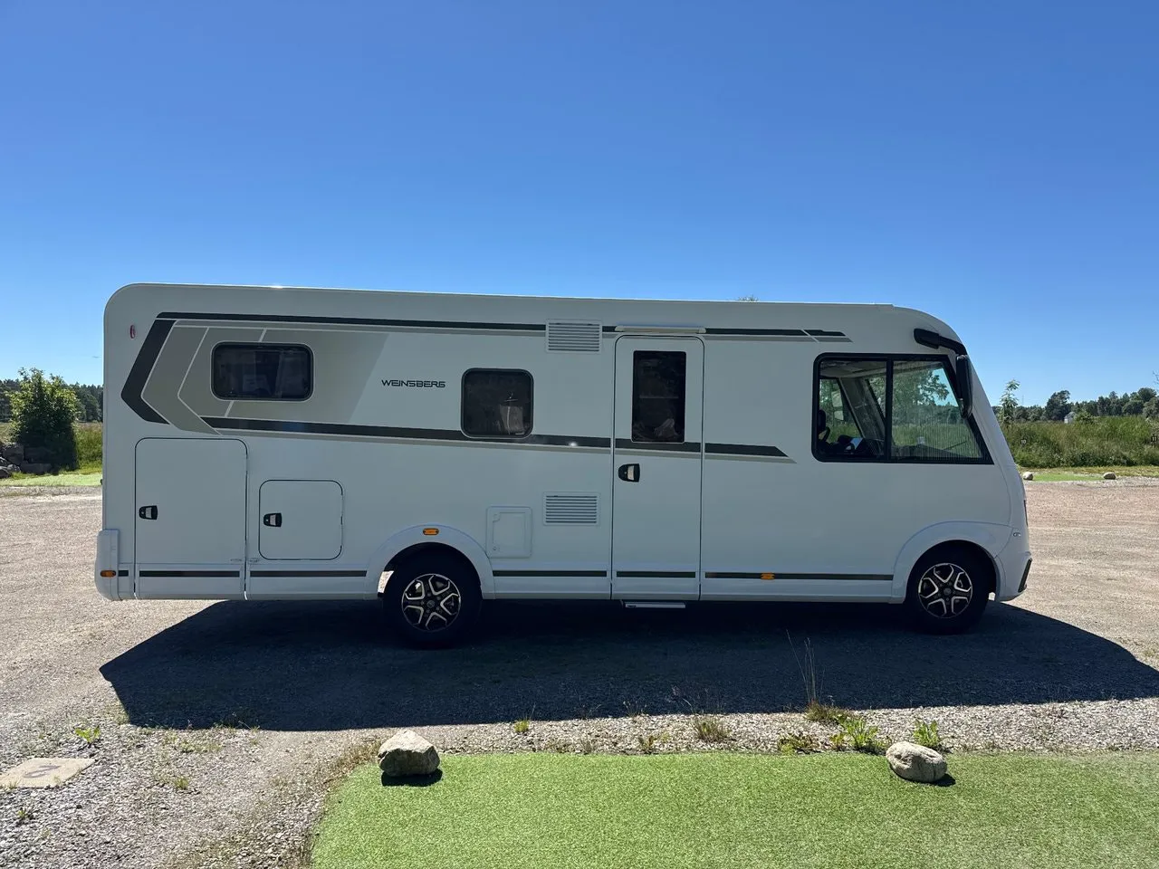 Vehicle image 30
