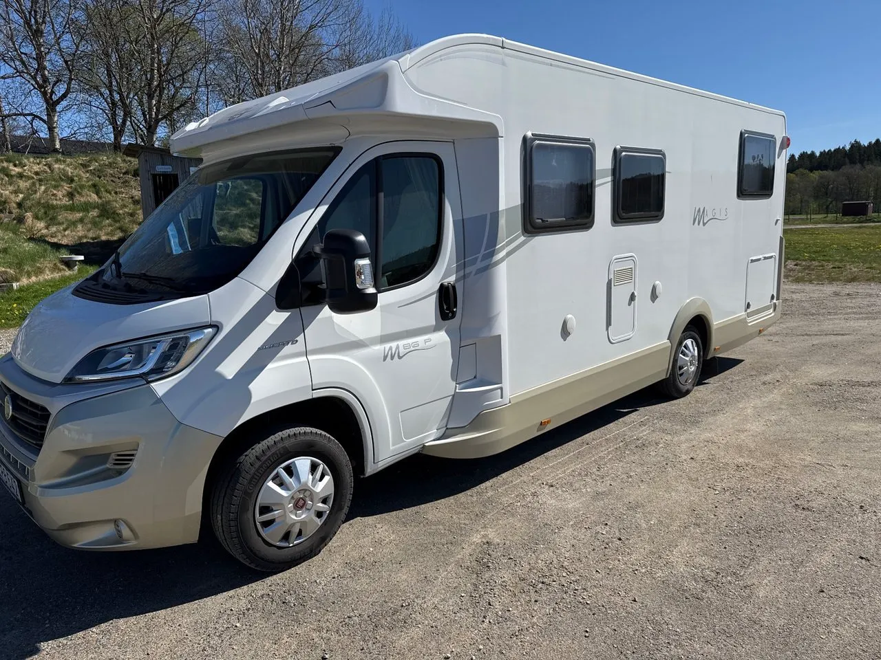 Vehicle image 32
