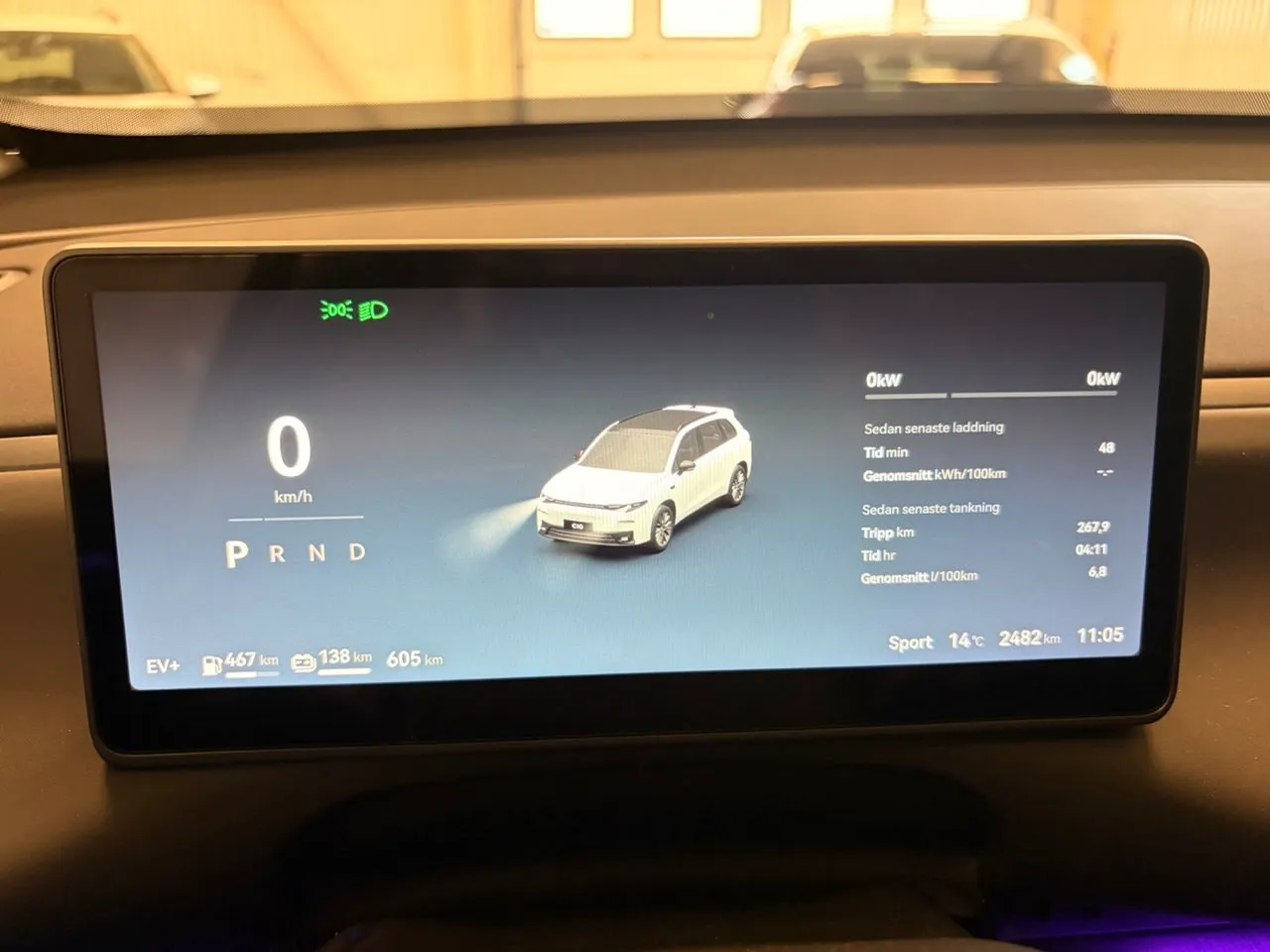 Vehicle image 13