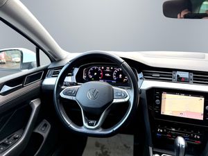 Volkswagen Passat bild 8
