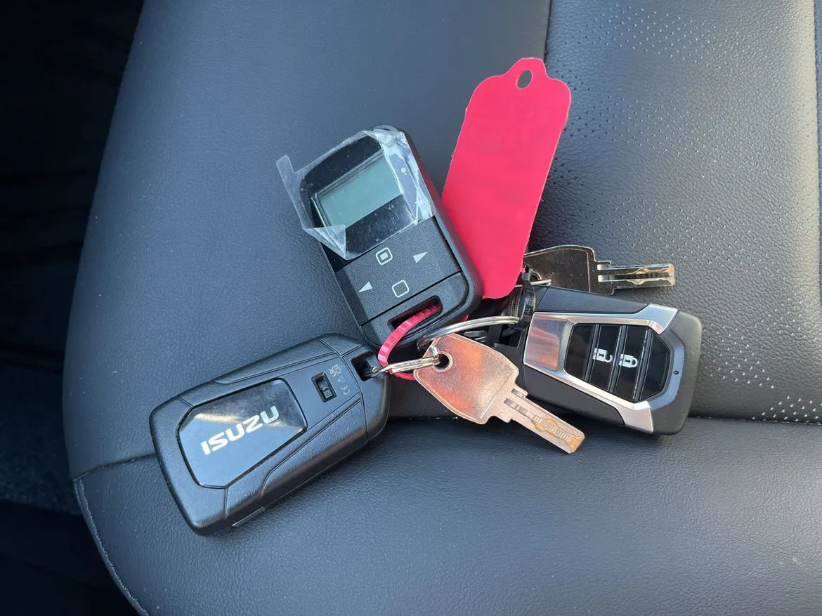 Vehicle image 15