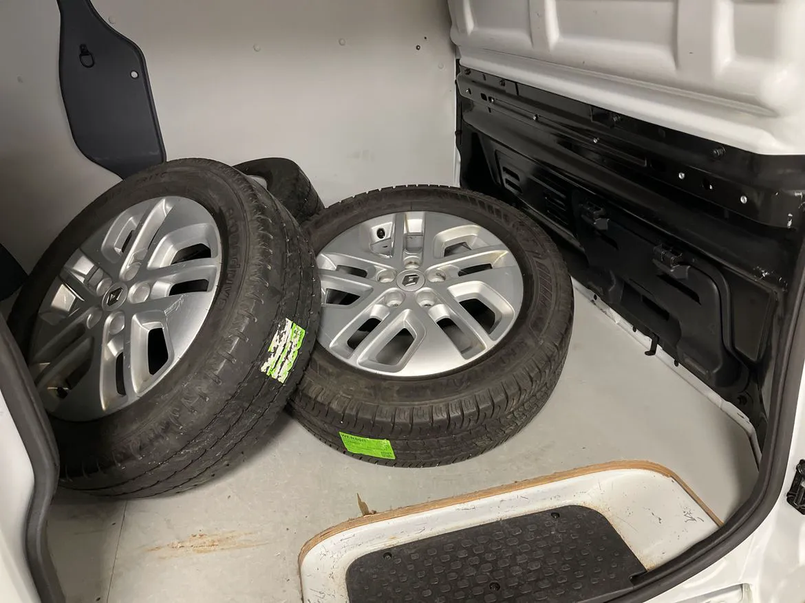 Vehicle image 8