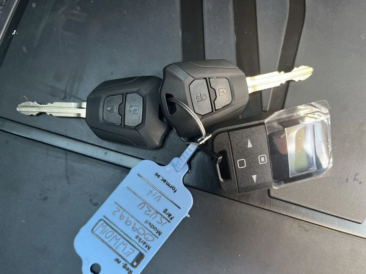 Vehicle image 8