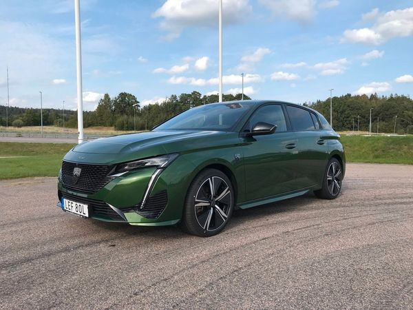Peugeot 308 GT Plugin Hybrid 225hk, 360°kamera, Focal HIFI - 2022