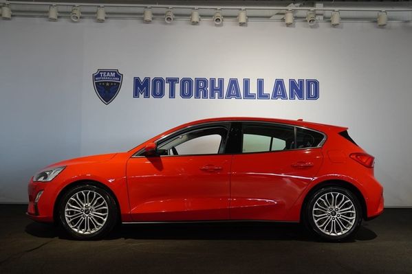 Ford Focus 1.5 150 HK Titanium - Kamera / Drag / CarPlay - 2019