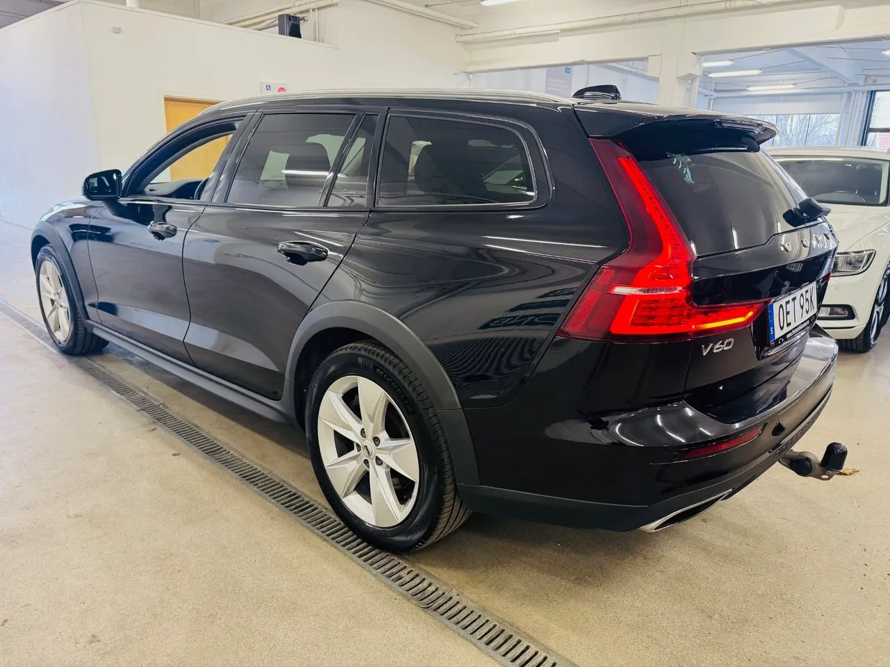 Vehicle image 15