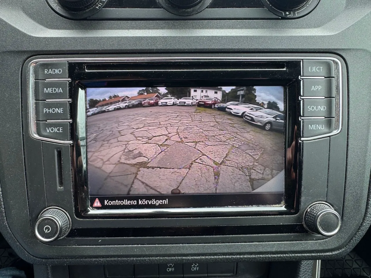 Vehicle image 14