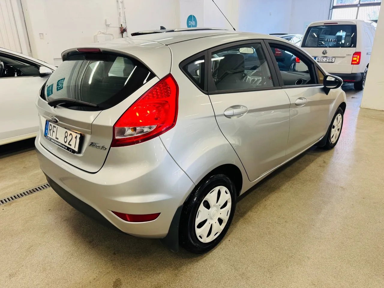 Vehicle image 12