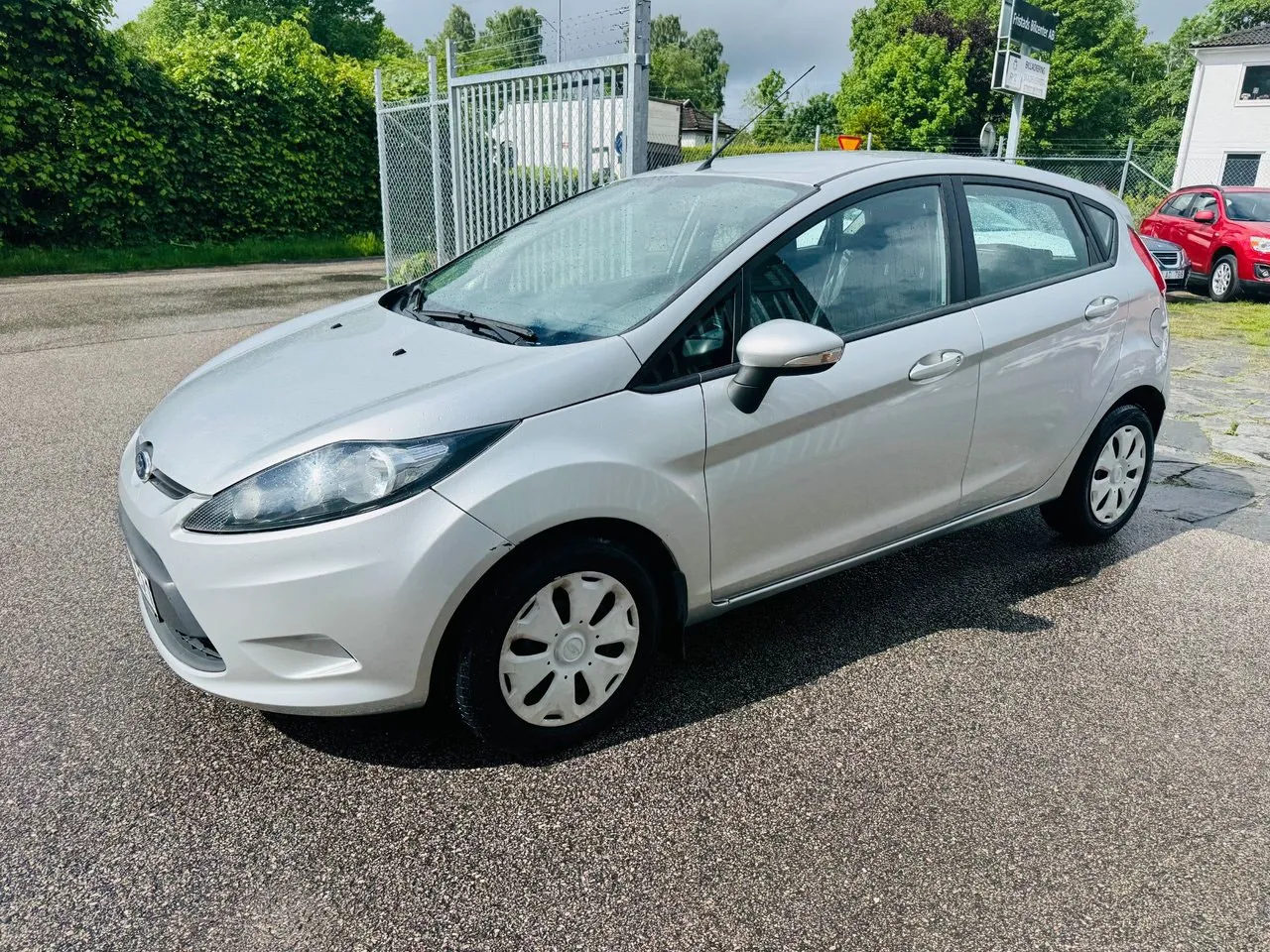 Vehicle image 8