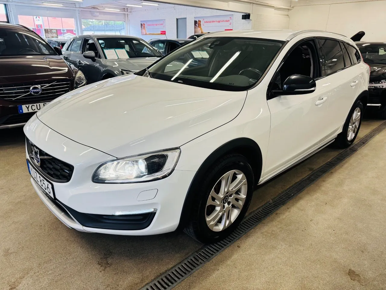 Vehicle image 13