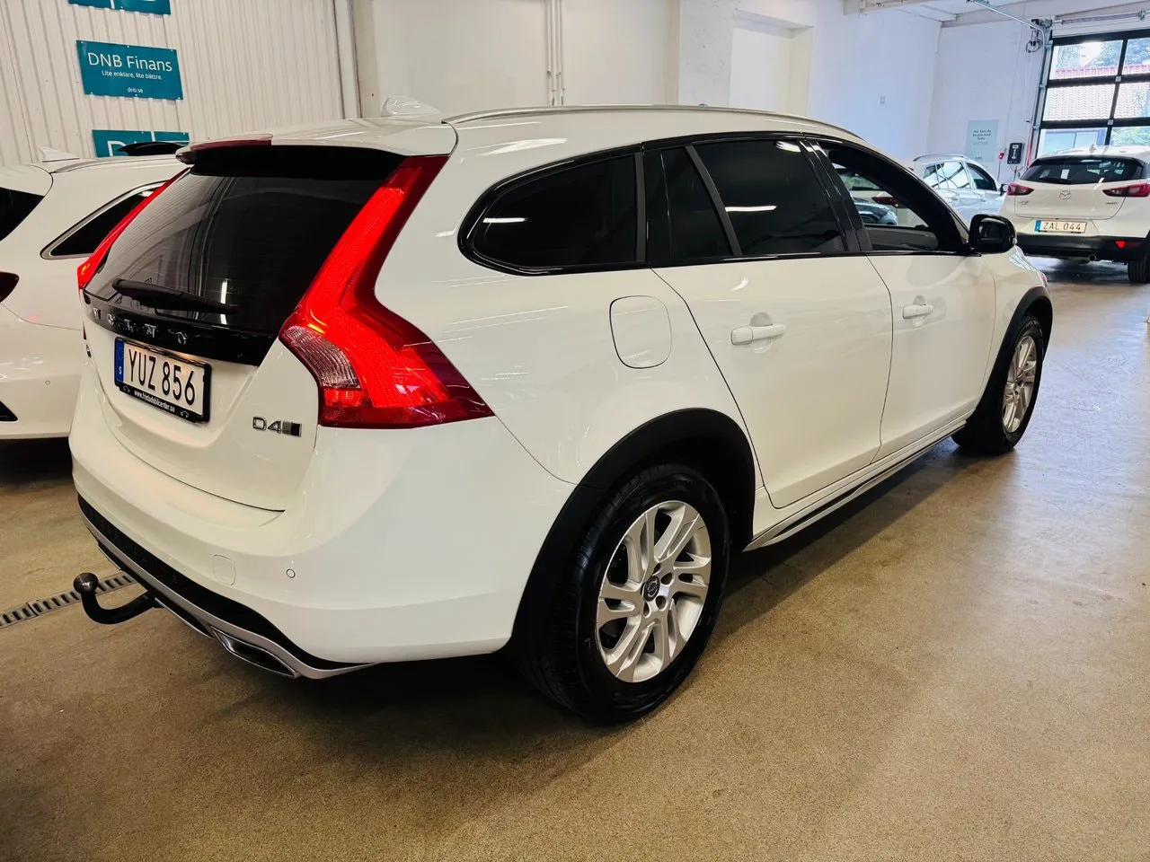 Vehicle image 14