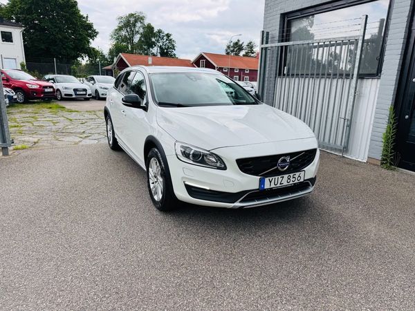 Volvo V60 Cross Country D4 AWD 190HK GEARTRONIC CLASSIC / DRAG / VÄRMARE - 2018