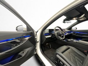 BMW i5 bild 13