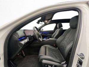 BMW i5 bild 16