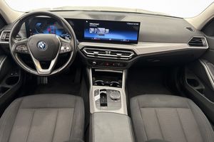 BMW 330 bild 9