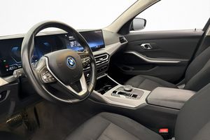 BMW 330 bild 8